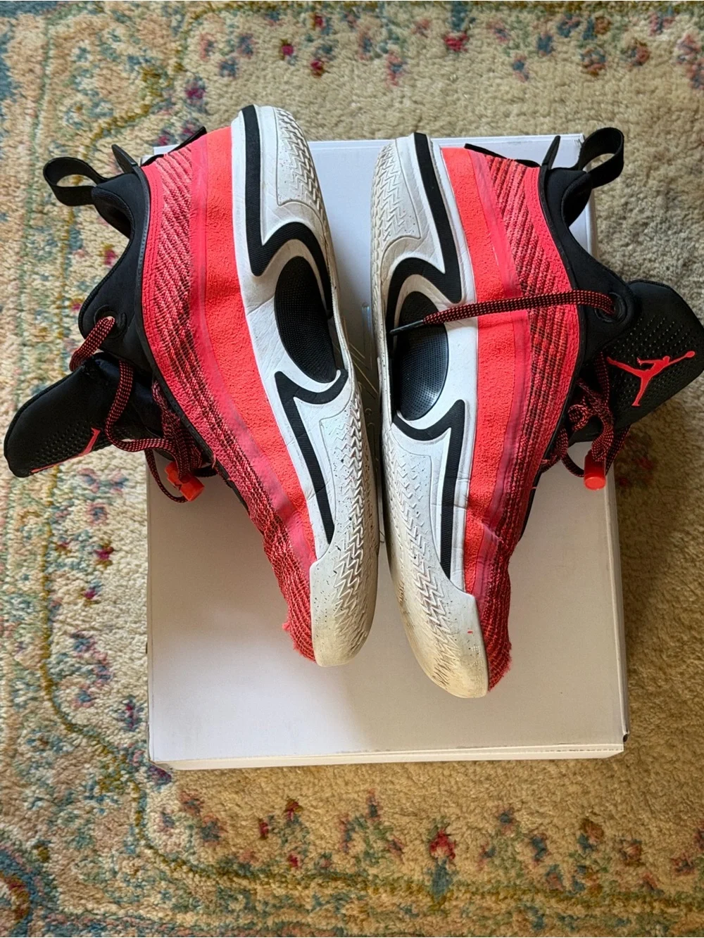 Jordan Men's Red and Black Low-Top Sneakers